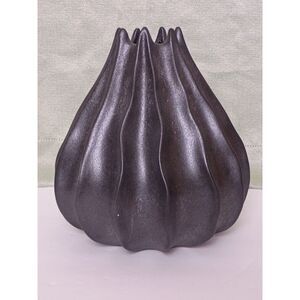 Wavy Ribbed Black Ceramic Modern Style Home Decor Centerpiece Vase